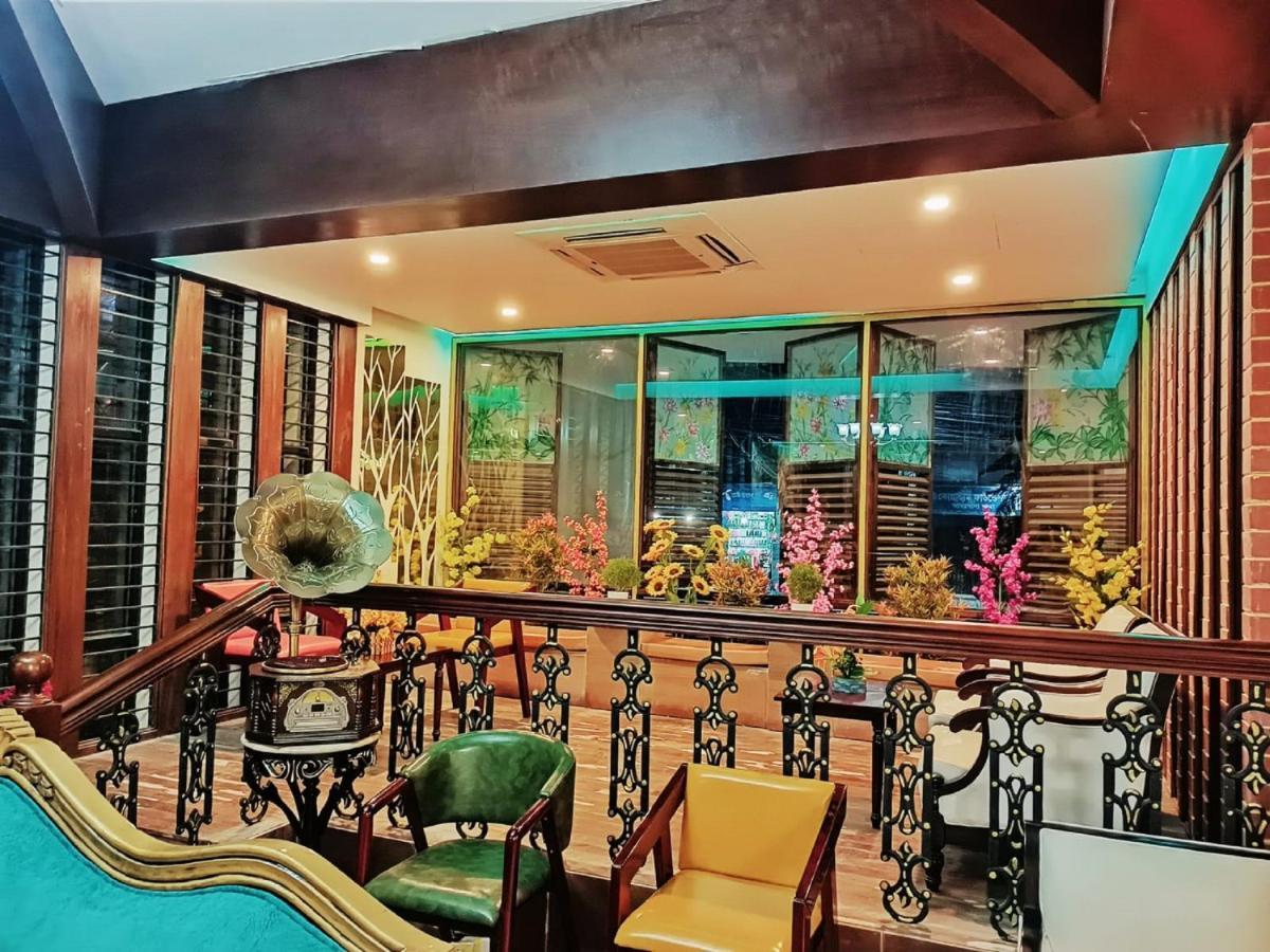 Hotel Crystal Rose - Sylhet Exteriör bild