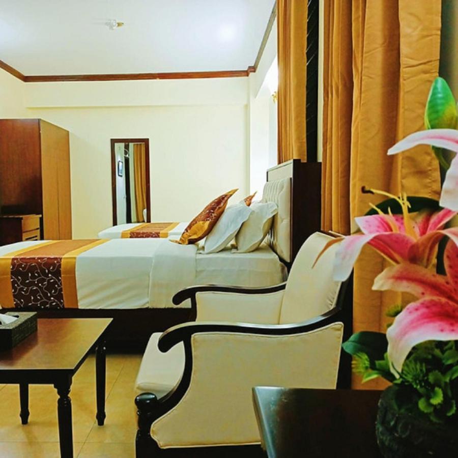 Hotel Crystal Rose - Sylhet Exteriör bild